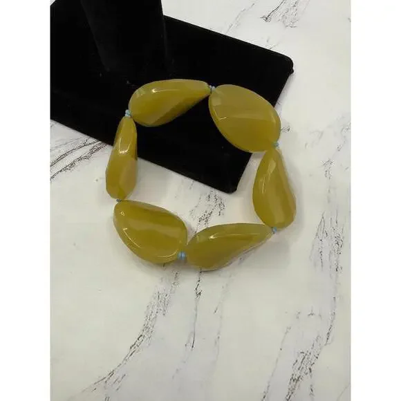 Vintage 6” Chunky Yellow Resin Statement Bracelet - Picture 2 of 5